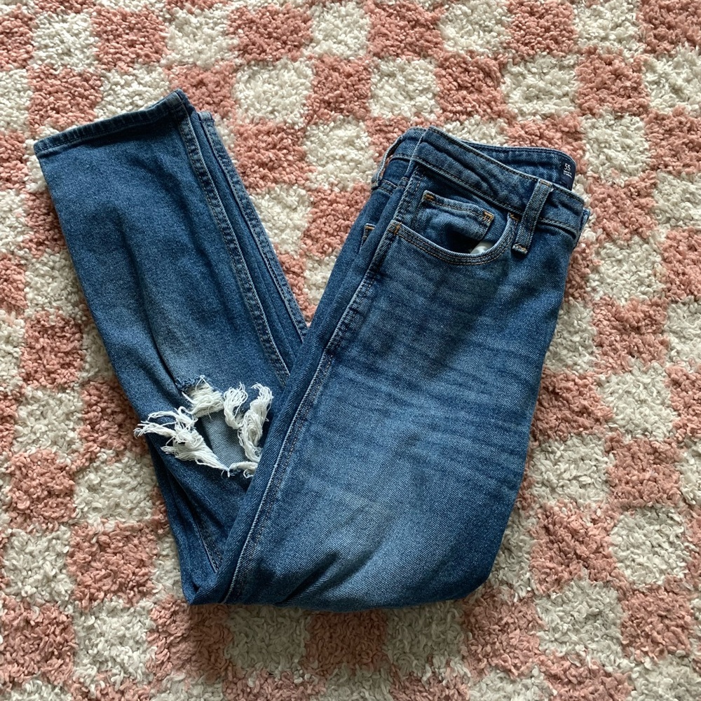 Hollister Ultra High Rise Mom Jean